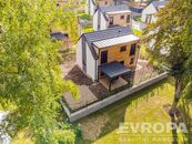 Prodej luxusní chaty přímo na pláži Slapské přehrady v uzavřeném areálu s bazénem, cena 18998000 CZK / objekt, nabízí 