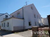 Prodej domu 368 m2, na pozemku o výměře 608 m2, cena 11950000 CZK / objekt, nabízí 