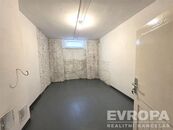 Pronájem sklepa 14m2., cena 5000 CZK / objekt / měsíc, nabízí EVROPA realitní kancelář