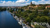 Moderní celoročně obyvatelný hausbót 53 m + dvě terasy (10m2 + 53m2), Císařská louka | Praha 5, cena 5490000 CZK / objekt, nabízí EVROPA realitní kancelář