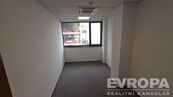 Komerční prostory k podnájmu na prestižní adrese třída Míru 2800, Zelené Předměstí, Pardubice. Výměr, cena 8900 CZK / objekt / měsíc, nabízí EVROPA realitní kancelář