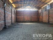 Děčín Březiny / Pronájem zděné haly s montovanou střechou 20x12 m, strop 5-6 m, el. přípojka, voda l, cena 10000 CZK / objekt / měsíc, nabízí 