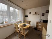 Dlouhodobý pronájem bytu 2+1 o CP 54 m2 se zasklenou lodžií, sídliště Ohrada, Vsetín, cena 17500 CZK / objekt / měsíc, nabízí 