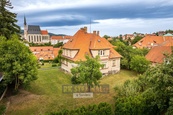 Prodej velice atraktivní, částečně rekonstruované a modernizované, prvorepublikové vily s…, cena 25000000 CZK / objekt, nabízí RK Stejskal & Šandera