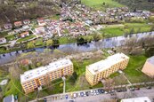 Prodej velice prostorného OV bytu 3+1, 79 m2, byt se středovou halou a lodžií, Plešivec, Č. Krumlov., cena 3476000 CZK / objekt, nabízí 