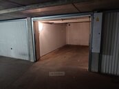 Pronájem samostatné garáže, 17 m2, v garážovém domě, Krčínova, Č. Budějovice