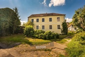 Prodej velice atraktivní, rozlehlé, zemědělské usedlosti, dvě obytné budovy s nádvořím, zahradou,…, cena 9958800 CZK / objekt, nabízí RK Stejskal & Šandera
