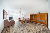 Pronájem velice prostorného OV bytu 3+1, 79 m2, byt s halou a lodžií, Plešivec, Č. Krumlov, cena 19640 CZK / objekt / měsíc, nabízí 