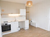 Obnoveno! Pronájem kompletně rekonstruovaného, OV bytu 2+kk, 39 m2 s balkonem, Železniční, Nádražní Předměstí, Č. Krumlov., cena 12000 CZK / objekt / měsíc, nabízí RK Stejskal & Šandera