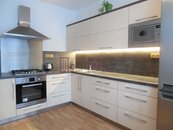 Pronájem, byt 1+1 s terasou, 53 m2, sídliště Vajgar, Jindřichův Hradec, cena 10300 CZK / objekt / měsíc, nabízí