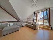 Pronájem, podkrovní byt s terasou, 145 m2, Jindřichův Hradec, ul. Za Kostelem, cena 16000 CZK / objekt / měsíc, nabízí
