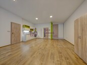 Pronájem, byt 2+kk, 62 m2, Jindřichův Hradec, ul. Panská, cena 10800 CZK / objekt / měsíc, nabízí Reality Š&V s.r.o.