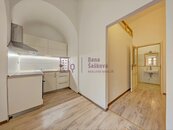 Pronájem, byt 2+1, 40 m2, Jindřichův Hradec, náměstí Míru, cena 9179 CZK / objekt / měsíc, nabízí 