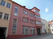 Pronájem, byt 1+kk, 27 m2, Jindřichův Hradec, ul. Komenského, cena 5900 CZK / objekt / měsíc, nabízí Reality Š&V s.r.o.