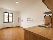 Pronájem, byt 1+kk, 20 m2, Jindřichův Hradec, náměstí Míru, cena 8648 CZK / objekt / měsíc, nabízí Reality Š&V s.r.o.