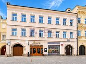 Pronájem, byt 1+kk v podkroví, 50 m2, Jindřichův Hradec, nám. Míru, cena 11050 CZK / objekt / měsíc, nabízí 