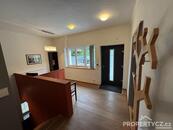 Nebytový prostor v bytovém domě Kolátorova 10, Praha 6, cena 37000 CZK / objekt / měsíc, nabízí 