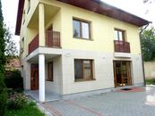 Pronájem vily 9+1, Brno, Dolní Heršpice, CP 230m2, pozemek 370m2 , cena cena v RK, nabízí 