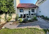 Pronájem RD Mikulov, okres Břeclav, 2 byty, 130m2, sklep, cena 33000 CZK / objekt / měsíc, nabízí 