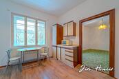 Pronájem bytu 1+1, 34 m2, Pod Tvrzí, Karlovy Vary, cena 10500 CZK / objekt / měsíc, nabízí 