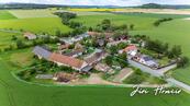 Prodej statku se stavebními pozemky Málkovice u Pernarce, cena cena v RK, nabízí 