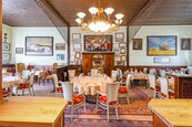 Pronájem zavedené tradiční restaurace a penzionu U Sapíků v Klokočné, Prahavýchod, cena cena v RK, nabízí 