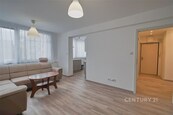 Pronájem světlého a prostorného bytu 3+1 (74 m2) s balkonem - Vlašim, cena 18500 CZK / objekt / měsíc, nabízí 