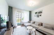 Pronájem moderního bytu 3kk s prostorným balkonem, 102 m2, Praha Strašnice, cena 38000 CZK / objekt / měsíc, nabízí Century 21 Synergy