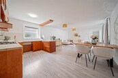 Dům, kde se ráno nespěchá, Velké Chvalovice, Pečky, cena 6150000 CZK / objekt, nabízí