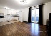 Pronájem krásného bytu s bazénem, zahradou, pergolou a 2x parkovacím stáním 4+KK, 82m2, Vochov, cena 20500 CZK / objekt / měsíc, nabízí Century 21 Synergy
