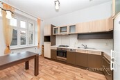 Pronájem nadstandardně prostorného bytu 2+1 (93 m2) Český Těšín ul. Čapková Komfortní bydlení v srdci města, cena 12500 CZK / objekt / měsíc, nabízí Century 21 Synergy