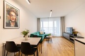Prodej nadstandardního bytu 2+kk s lodžií a garážovým stáním, 52 m2, Praha Hloubětín, cena 9490000 CZK / objekt, nabízí Century 21 Synergy