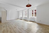 Pronájem atypického bytu 76m2, 3+kk, Hradská ul., Domažlice, cena 18000 CZK / objekt / měsíc, nabízí 