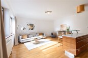 Světlý byt 3+kk s terasou a parkovacím stáním, obklopený zelení v klidné části pražské Michle, cena 12890000 CZK / objekt, nabízí 