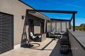 Prostorný byt 4kk, 89 m2 s velkou terasou 50 m2, cena 26900 CZK / objekt / měsíc, nabízí 