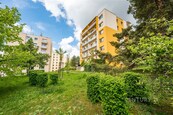 Prostorný byt 3+1 v srdci Smíchova - váš nový domov Churáňovská, Praha 5 - Smíchov | 71 m2 | 2. patro | Panelový dům s výtahem, cena 27000 CZK / objekt / měsíc, nabízí Century 21 Synergy
