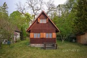 Prodej dřevěné chaty se zahradou o 366 m2 v Doubí u Košic., cena 1460000 CZK / objekt, nabízí 