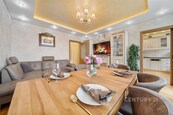 Prodej prostorného a světlého bytu 3+1 s lodžií 77 m2 a sklepem , Praha 5 Hlubočepy, cena 9590000 CZK / objekt, nabízí Century 21 Synergy