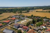 Krásný rovinatý stavební pozemek v Malé Hraštici, cena 5390000 CZK / objekt, nabízí 