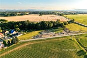 Prodej stavební parcely v mírném svahu s vlastním dubovým hájem, 2 918 m2, Radostice u Borovan, cena 5990000 CZK / objekt, nabízí Century 21 Synergy