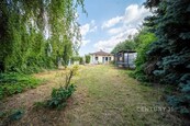Rodinný dům s druhou stavbou na velkém pozemku 2 417 m2, Radonice, cena 10950000 CZK / objekt, nabízí Century 21 Synergy