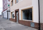 Pronájem 2 oddělených obchodů zvlášť nebo jako celek, 61 m2 + zázemí, Šumavská 6, Plzeň - u hlavního nádraží, cena 45000 CZK / objekt / měsíc, nabízí 