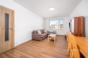 Podnájem zrekonstruovaného bytu 2+kk 43m2, Odolena Voda, cena 19000 CZK / objekt / měsíc, nabízí Century 21 Synergy