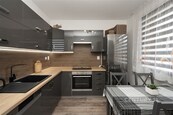 Pronájem moderně zrekonstruovaného bytu 3+1, 61 m2 s lodžií v Nýřanech u Plzně, cena 17000 CZK / objekt / měsíc, nabízí 