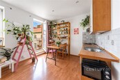 Byt 1kk s balkónem do klidného vnitrobloku, cena 7490000 CZK / objekt, nabízí 