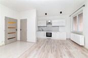 Podnájem rekonstruovaného bytu 1+kk s lodžií, ul. Slezská Třinec, cena 11000 CZK / objekt / měsíc, nabízí Century 21 Synergy
