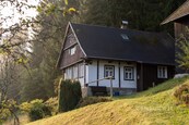 Prodej rodinné chalupy s přilehlými pozemky a lesy (14880 m2), Přívlaka- Poniklá v Krkonoších, cena 6500000 CZK / objekt, nabízí 