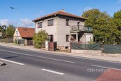 Investiční příležitost na Vyžlovce: potenciál dvou bytových jednotek, pozemek 1 207 m2 a garáže, cena 9500000 CZK / objekt, nabízí Century 21 Synergy