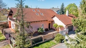 Rodinný dům, který nabízí velkorysé dispoziční řešení, cena 19075000 CZK / objekt, nabízí TOP MAKLÉŘKY