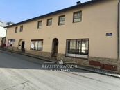 Pronájem obchodních prostorů v ulici Komenského 66 m - Ledeč nad Sázavou, cena 9500 CZK / objekt / měsíc, nabízí Reality Zavadil a partneři s.r.o.